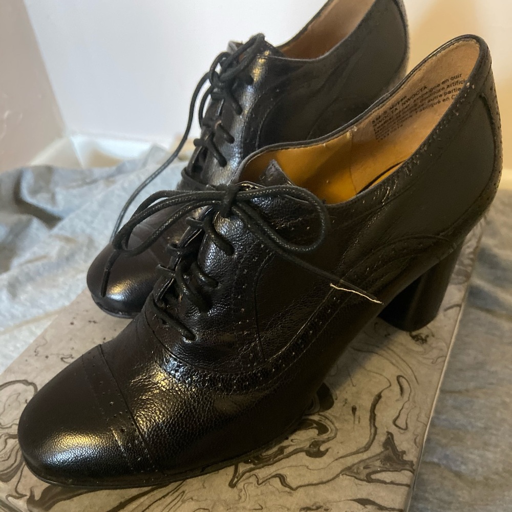 Brand new leather oxford heels